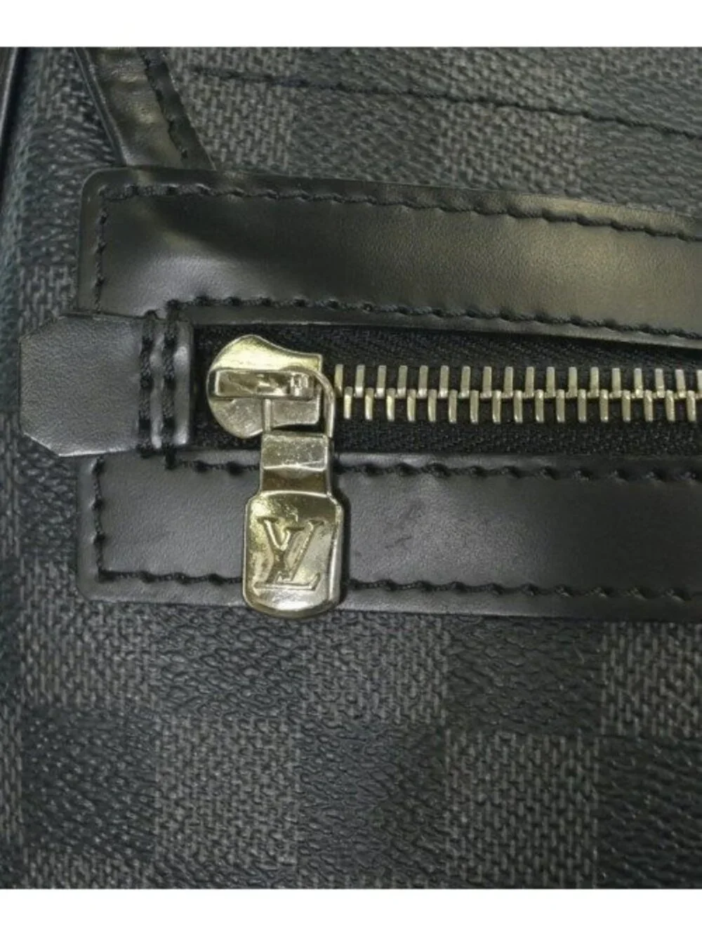 Louis Vuitton Messenger Bag
